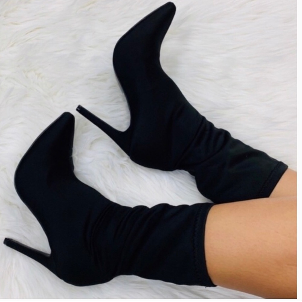 ‼️LAST PAIR! Black Stiletto Booties ‼️